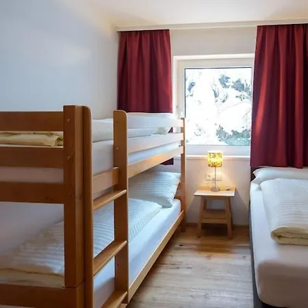 Kitzbuehel Alpine With Sauna ミッタージル