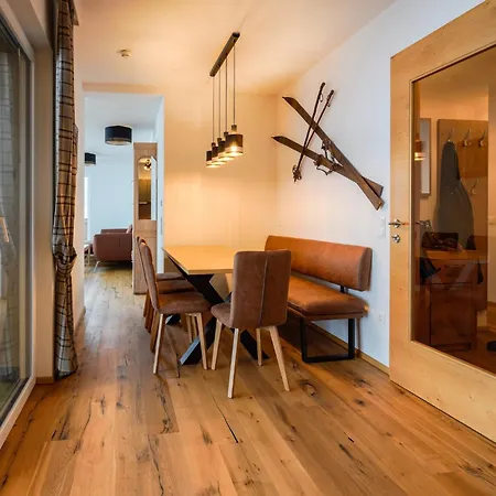 Kitzbuehel Alpine With Sauna アパート *