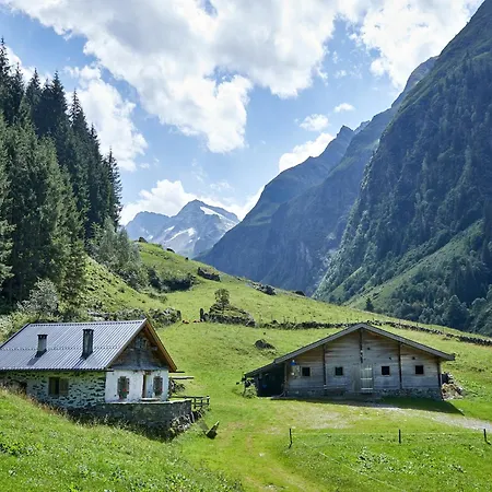 Kitzbuehel Alpine With Sauna アパート ミッタージル
